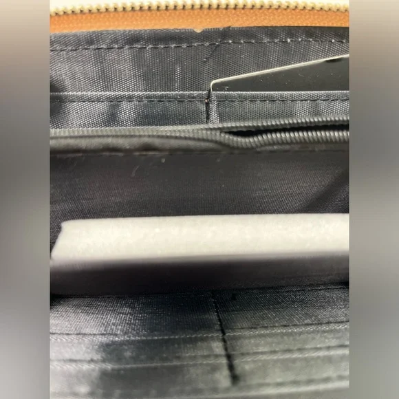 raffia zipper clutch wallet - holds 12 cards plus cash - Picture 5 of 9